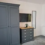 Yorkshire Rose - 2 Bed Apartment Sleeps 6
