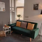 Contractors, Sleeps 6, 3 Beds, Free Parking