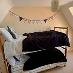 Spacious Home, Minutes Fom The Beach, Free Parking, Large Garden Area, Pets Welcome!