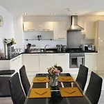 The Green Top Flat With Parking Included Amazing Views And Perfect Location