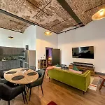Pass The Keys Luxury 2Br Apartment 5 Minutes From City Centre
