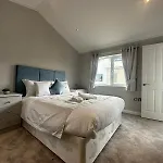 Wh - Smugglers Lodge