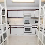 Hummingbird - Spacious One-Bed Apartment