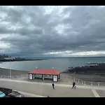 Sea View Apartment - Sleeps 2