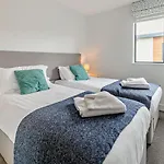 10 Middlecombe - Luxury Apartment At Byron Woolacombe, Only 4 Minute Walk To Woolacombe Beach!
