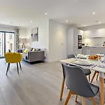 4 Rockham - Luxury Apartment At Byron Woolacombe, Only 4 Minute Walk To Woolacombe Beach!