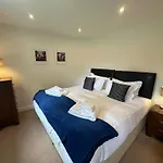 Luxurious 4 Bedroom New England Style Villa - Trewhiddle Villa 23
