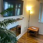 Plympton Annex - Apartment