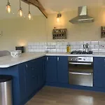 Countryside Cabin In Private Setting