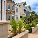 Finest Retreats - Blue Horizon