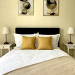 Spacious Town Centre Apartment