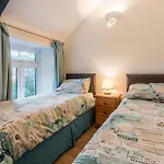 Beautiful Valley Cottage Family Dog Frendly Near Sea Pixie Cottage Cornwall