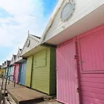 Cottage In Walton On The Naze