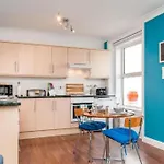 Top Floor Seaview Apartment