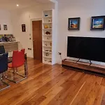 Beautifully Presented Central Kemptown House
