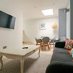 Luxury 2 Bed Apartment, Centre Of The Barbican!