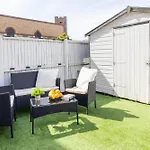 Open Mind Leisure - 4 Beds 2 Bathrooms & Parking