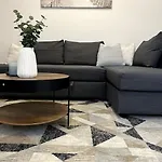 Central Swansea Apartment, Sleeps 4