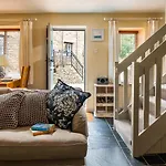Sandy Bay Cottage