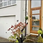 Beautiful 4 Bedroom Townhouse Minutes From Belfast City Centre