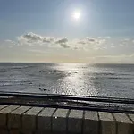 B2 Waterfoot Apartment