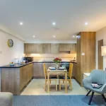 2A Mariners Apartments