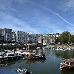 2 Dart Marina