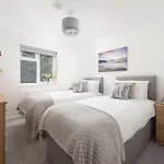 Tre Lowen, Goonhavern, Perranporth