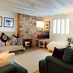 Flora Dora - Luxury Cottage - Modern - Central - Ideal For Groups And Families