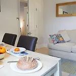 Fermain Apartment - Spacious Cosy Duplex Apartment - Sleeps 5