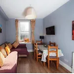 Warm & Welcoming Apartment City Center - Meadows! 2