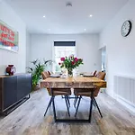 Luxury 2 Bed Apartment With Stunning Sea View Steps From Old Town And Dreamland