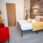 Tideside Retreat