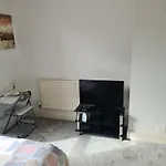 A Private & Beautiful Bedroom With Shared Bathroom In The Heart Of Bournemouth