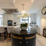Sandfield House
