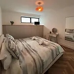Coastal Retreat, Torquay - Anstey Cottage