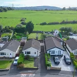 Cefn Road - 3 Bedroom Bungalow - Glais