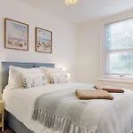 Bright & Spacious 4 Bed Victorian Home By Blue Buzzard Property