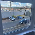 Riverview Apartment With Private Parking