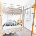 Charming & Chic, Cosy Beach Nest, Just 2-Min Walk!