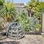 4 Bed In Seaview 87155