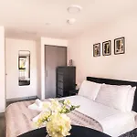 Fabulous 1 Bed Apartment In Liverpool Centre