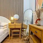 Guestready - Georgian Quarter Retreat With Terrace