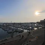 Harbour View - 2 Bedroom - Stunning Harbour Views