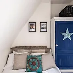 Time And Tide - Charming One Bedroom Seaside Escape