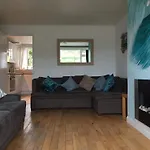 Island View - 3 Bedroom Holiday Cottage - 40M To Porthgwidden Beach - Sleeps 7 - Inc Free Parking