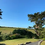 Tranquil Family Retreat, Large Plot, Splendid View