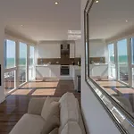 On The Beach Penthouse With Sea View - 3 Bedrooms - Roof Balcony - Spa, Sauna, Gym And Pool - Sleeps 6