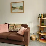 Seaside Charm 1Br Coastal Retreat In Wales