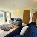 Beach Access-Ynys Cartref-4-Bed